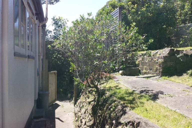 Photo of property in 1 Kinghorne Street, Strathmore Park, Wellington, 6022