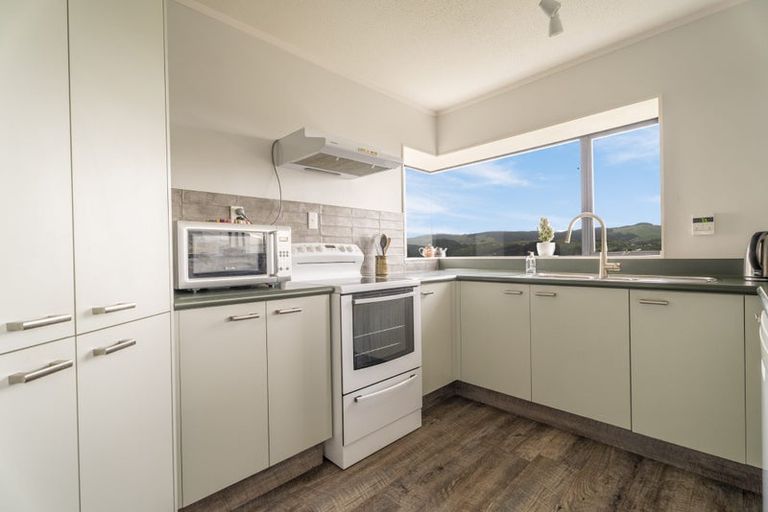 Photo of property in 9 Chastudon Place, Tawa, Wellington, 5028