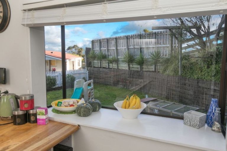 Photo of property in 7 Sombrero View, Ascot Park, Porirua, 5024