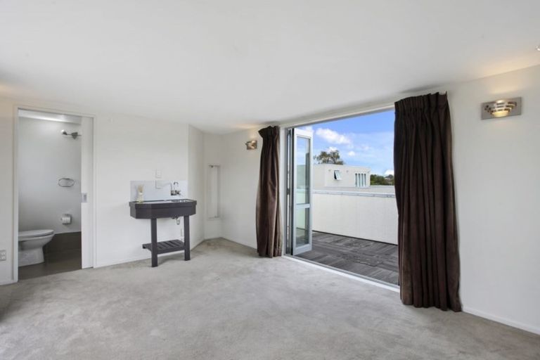 Photo of property in 88b Brockworth Place, Riccarton, Christchurch, 8011