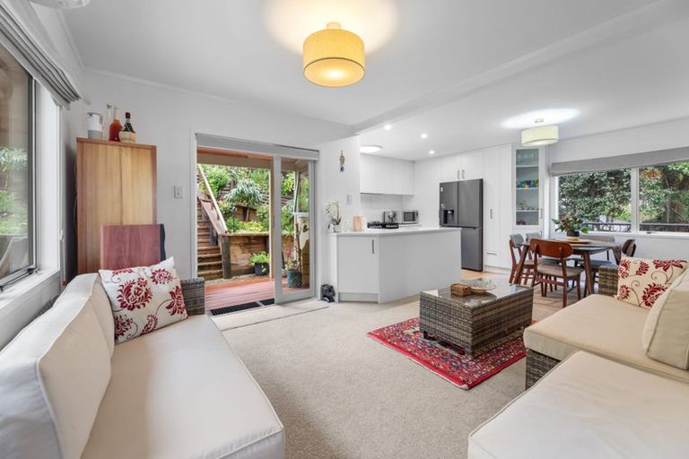 Photo of property in 299 Titirangi Road, Titirangi, Auckland, 0604