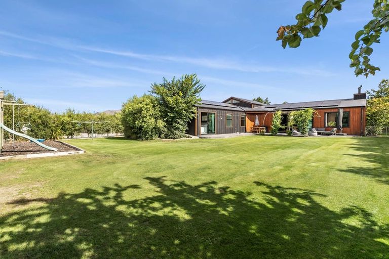 Photo of property in 1 Riesling Way, Cromwell, 9310