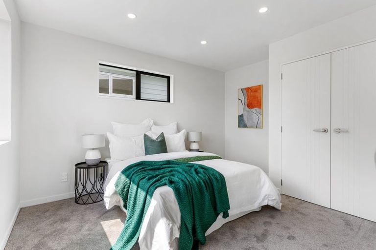 Photo of property in 17b Kathleen Street, Totara Vale, Auckland, 0627