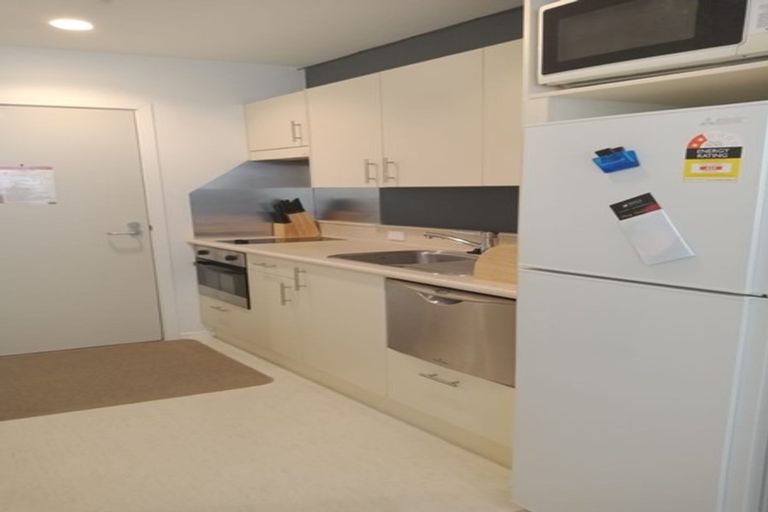 Photo of property in Terrace Heights Apartments, 2/163p The Terrace, Wellington Central, Wellington, 6011