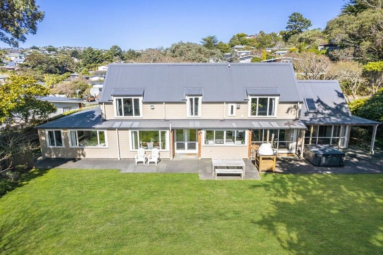 Photo of property in 14 Halswater Drive, Churton Park, Wellington, 6037