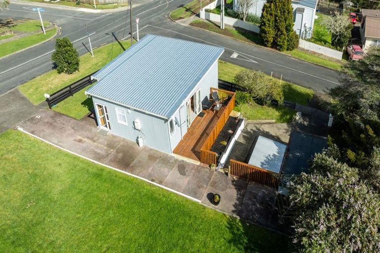 Photo of property in 33 Porter Crescent, Helensville, 0800