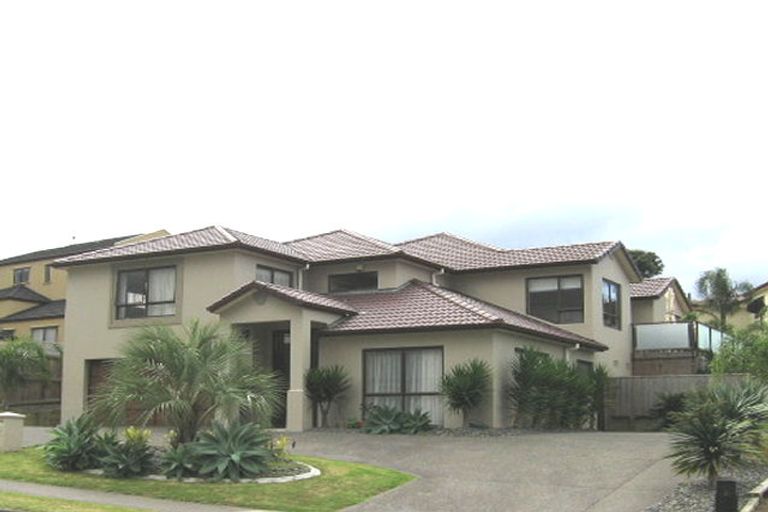 Photo of property in 35 Hogarth Rise, West Harbour, Auckland, 0618