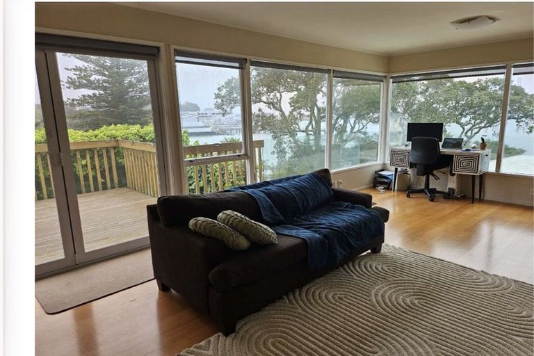 Photo of property in 1/15a Stanley Point Road, Stanley Point, Auckland, 0624