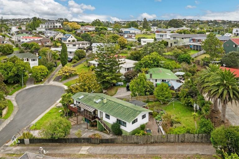 Photo of property in 15 Roband Avenue, Glenfield, Auckland, 0629