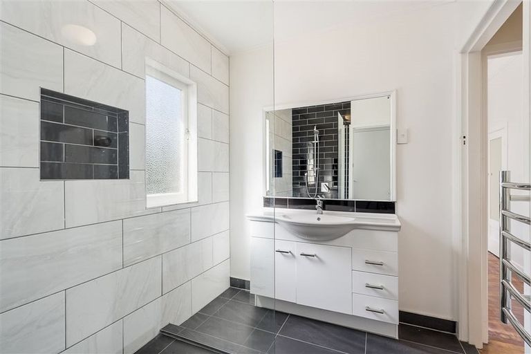 Photo of property in 58 Taylor Road, Mangere Bridge, Auckland, 2022