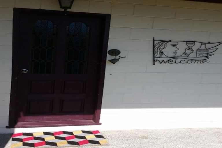 Photo of property in 1/295 East Coast Road, Mairangi Bay, Auckland, 0630