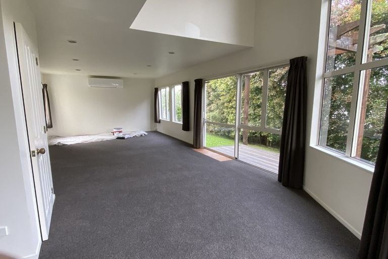 Photo of property in 2/336a East Coast Road, Sunnynook, Auckland, 0632