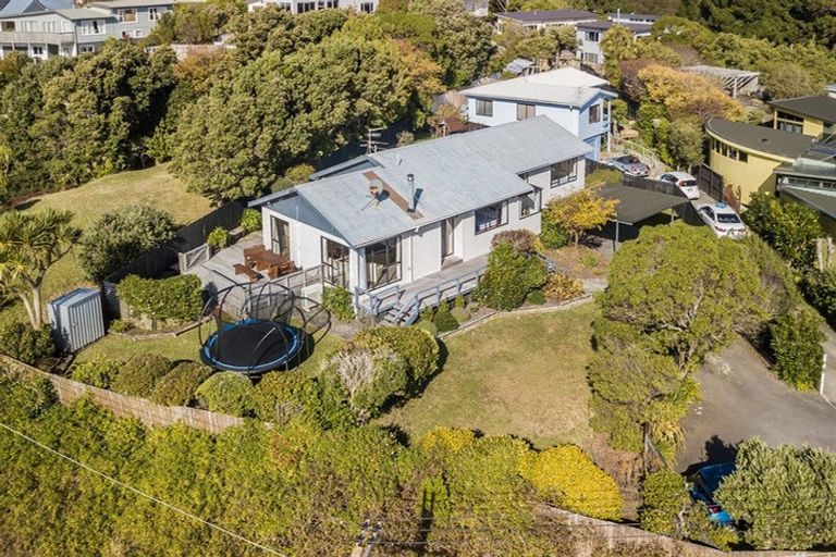 Photo of property in 54 Kahu Road, Paremata, Porirua, 5024
