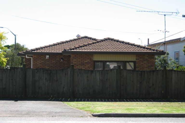 Photo of property in 5b Haverstock Road, Sandringham, Auckland, 1025