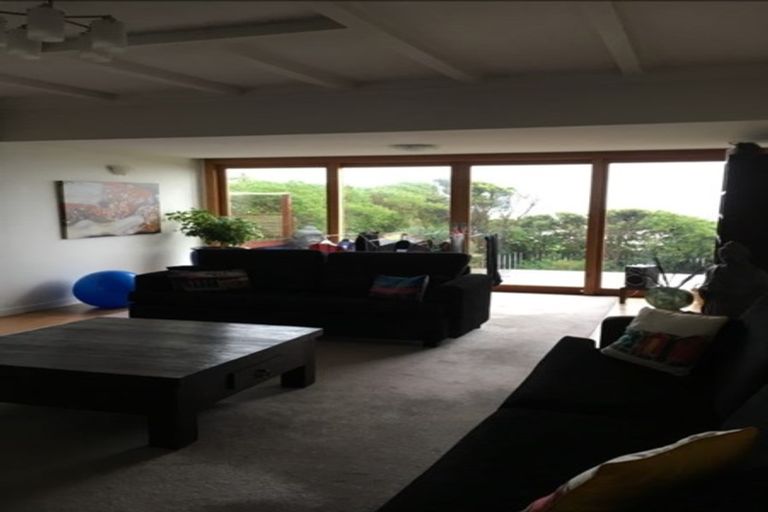 Photo of property in 106 The Parade, Paekakariki, 5034