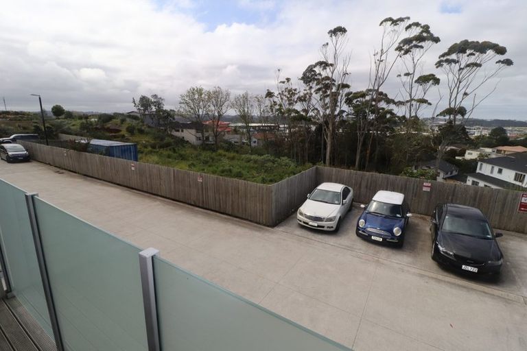 Photo of property in 9/147 Albany Highway, Unsworth Heights, Auckland, 0632