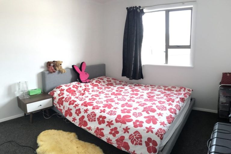 Photo of property in 16 Blease Street, New Lynn, Auckland, 0600