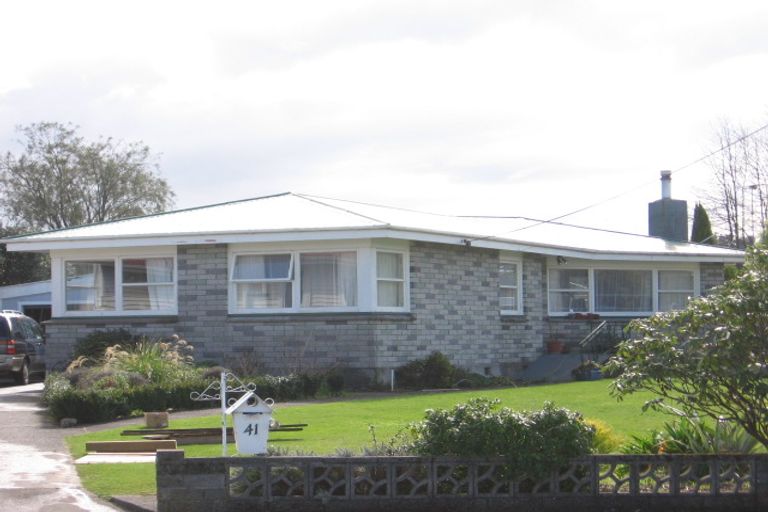 Photo of property in 41 Wavell Crescent, Lansdowne, Masterton, 5810