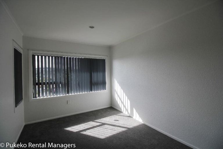 Photo of property in 19 Lynmore Drive, Hillpark, Auckland, 2102