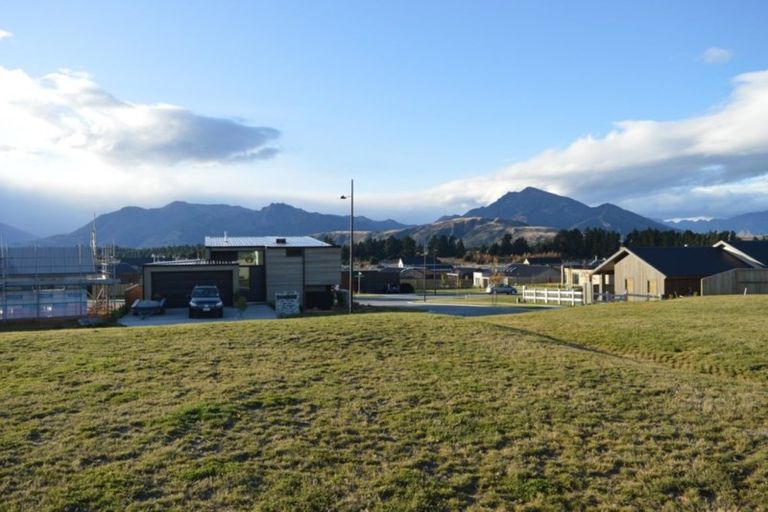 Photo of property in 9 Bargour Street, Wanaka, 9305