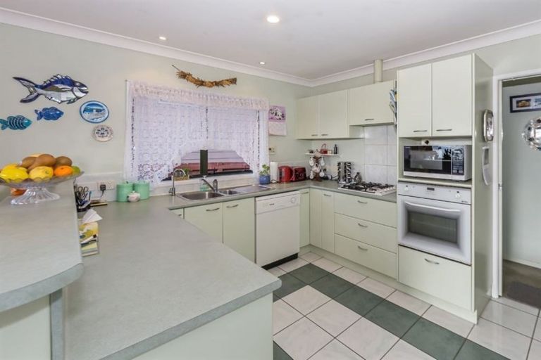Photo of property in 519 Whangaparaoa Road, Stanmore Bay, Whangaparaoa, 0932