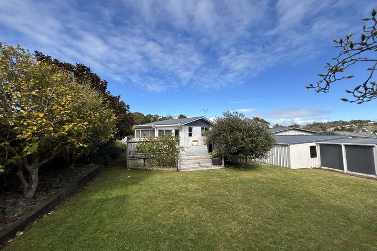 Photo of property in 40 Cumberland Street, Merrilands, New Plymouth, 4312