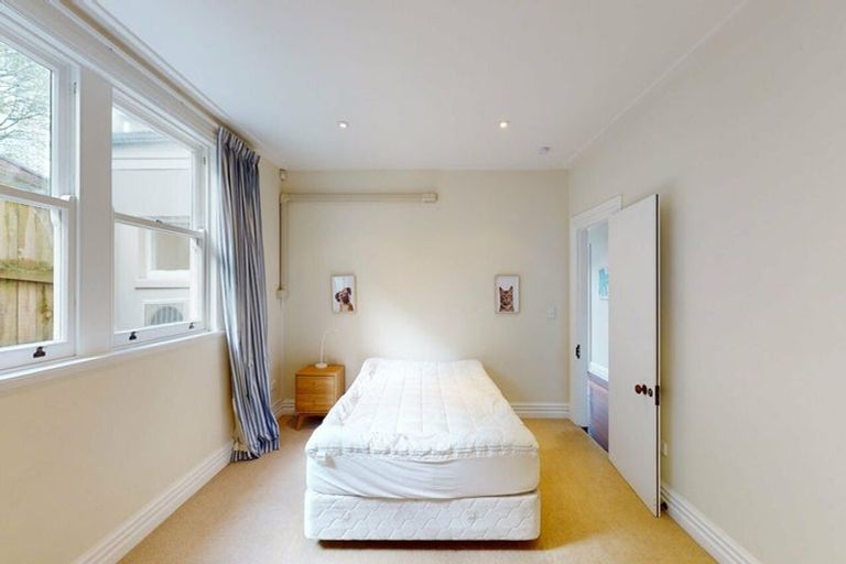 Photo of property in 18 Central Terrace, Kelburn, Wellington, 6012