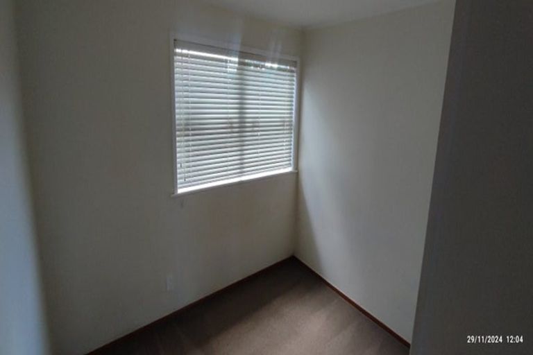 Photo of property in 3/1 Tomintoul Place, Highland Park, Auckland, 2010