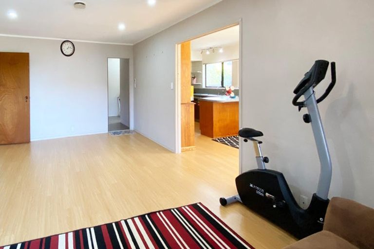 Photo of property in 33 Dianne Louise Drive, Half Moon Bay, Auckland, 2012
