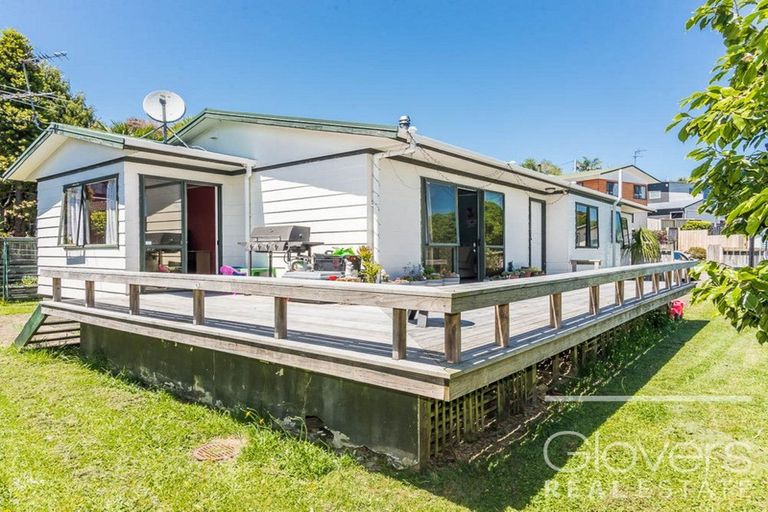 Photo of property in 31b Avonleigh Road, Green Bay, Auckland, 0604