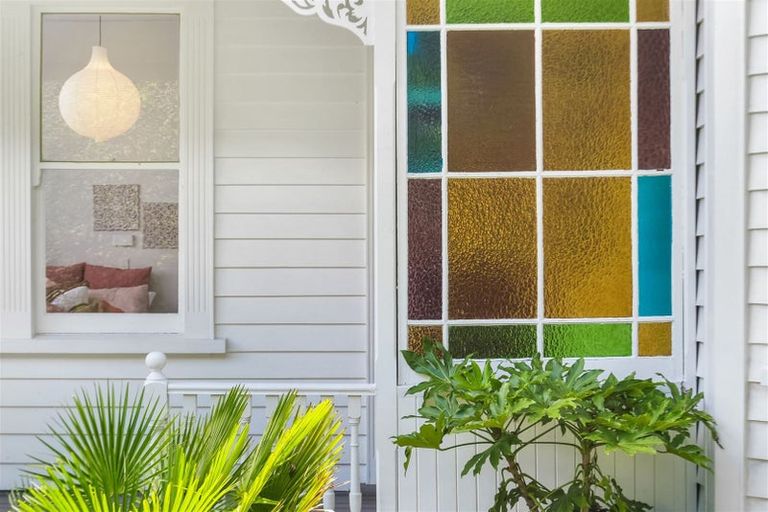 Photo of property in 151 Glenfield Road, Hillcrest, Auckland, 0626