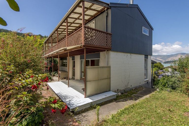 Photo of property in 18 Bayview Place, Cass Bay, Lyttelton, 8082
