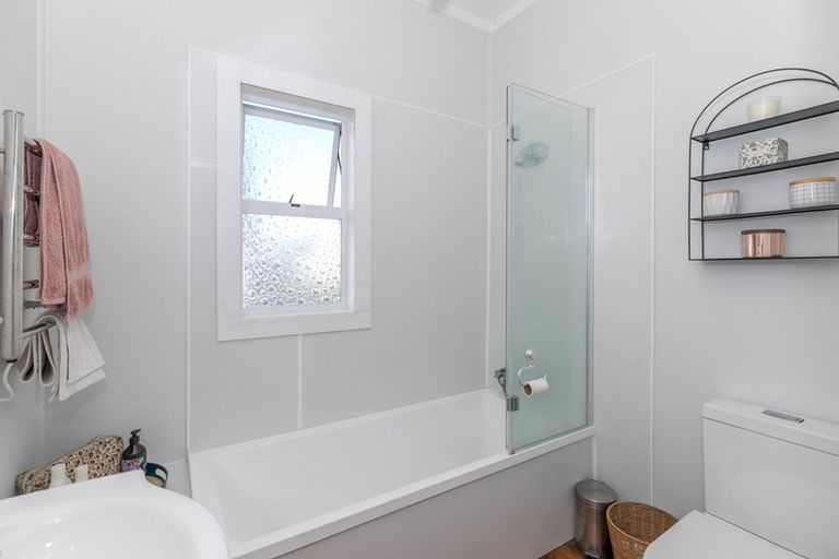 Photo of property in 15 Hinau Street, Maeroa, Hamilton, 3200