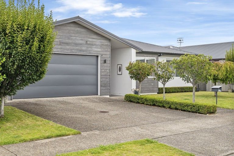 Photo of property in 72 Penetaka Heights, Pyes Pa, Tauranga, 3112