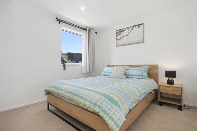 Photo of property in 27 Marine Parade, Hobsonville, Auckland, 0616