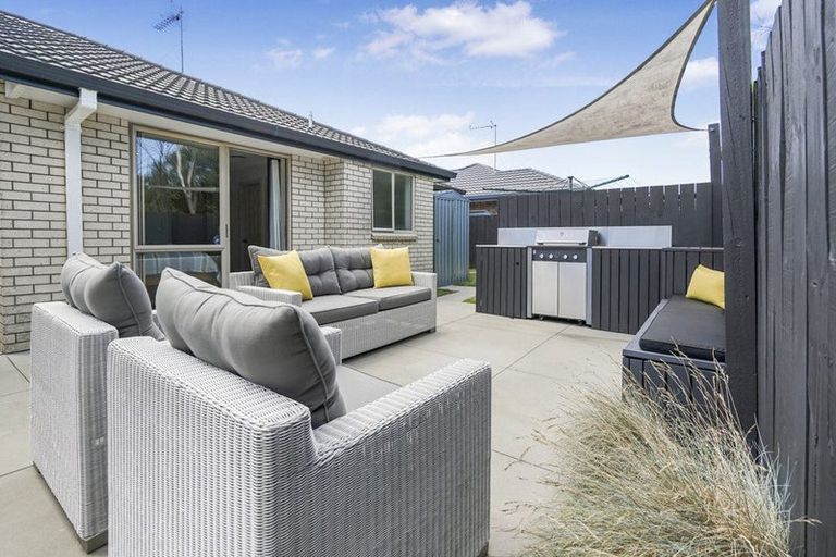 Photo of property in 70 Nielsen Gardens, Rototuna, Hamilton, 3210