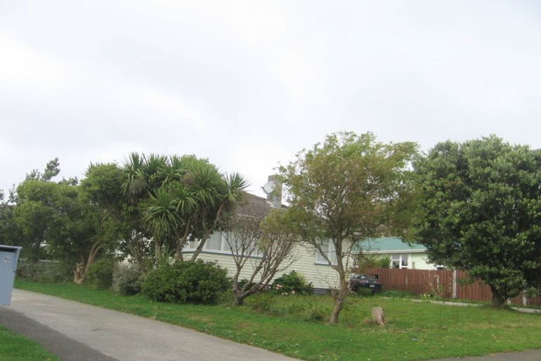 Photo of property in 21 Sasanof View, Ascot Park, Porirua, 5024