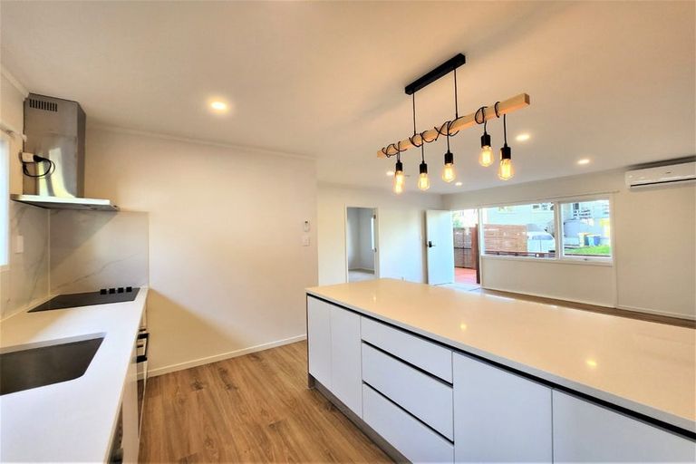 Photo of property in 34 Camelot Place, Glenfield, Auckland, 0629