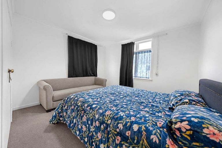 Photo of property in 11 Miro Street, New Lynn, Auckland, 0600