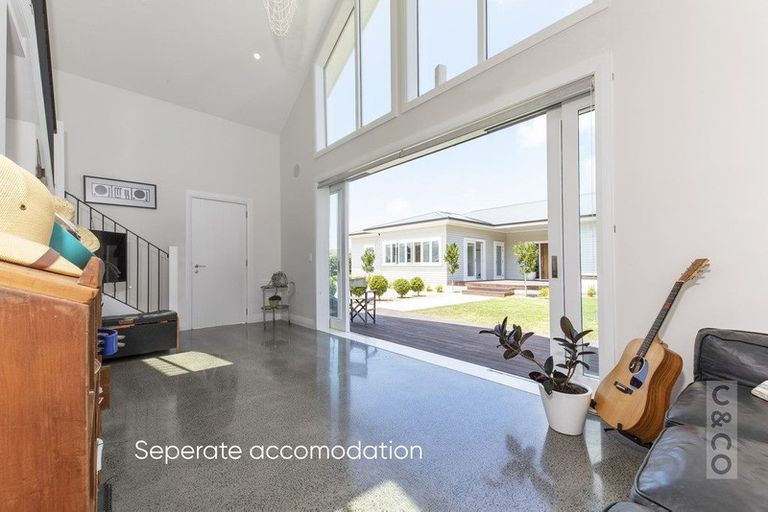 Photo of property in 246a Taiapa Road, Muriwai, Waimauku, 0881