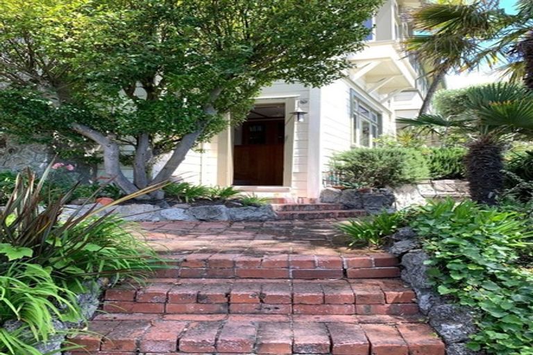 Photo of property in 17 Seapoint Road, Bluff Hill, Napier, 4110