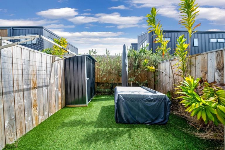 Photo of property in 1b Hamurana Place, Te Atatu Peninsula, Auckland, 0610