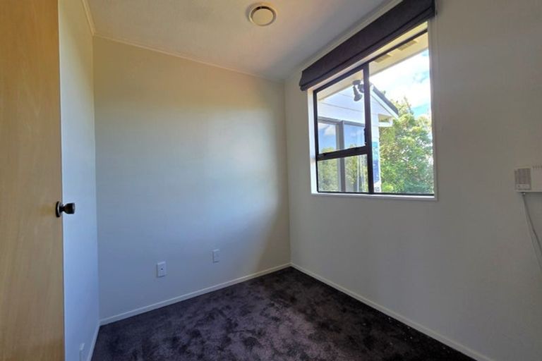 Photo of property in 3 Owaka Close, Kelson, Lower Hutt, 5010