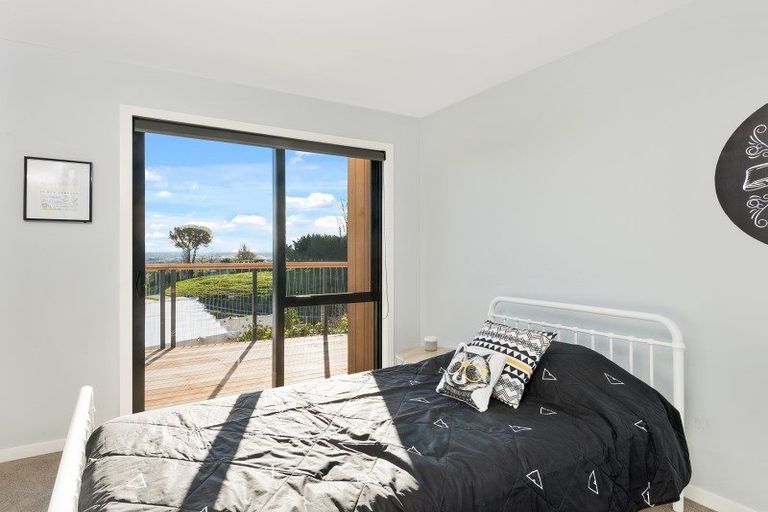 Photo of property in 37 Kiteroa Place, Cashmere, Christchurch, 8022