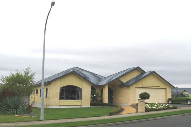 Photo of property in 3 Betty Watt Grove, Riverstone Terraces, Upper Hutt, 5018