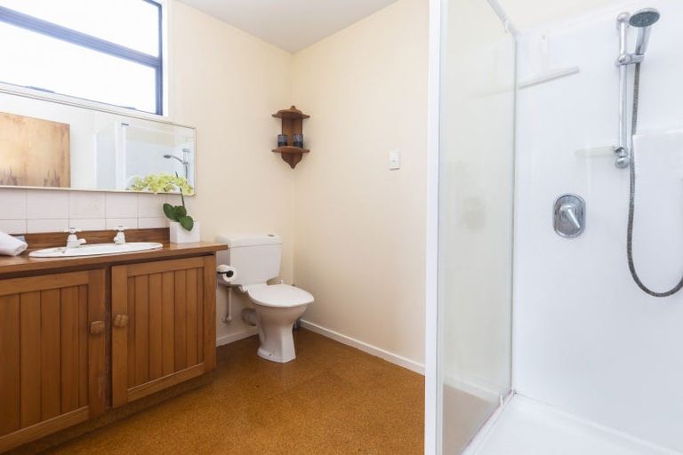 Photo of property in 2/49 Searells Road, Strowan, Christchurch, 8052