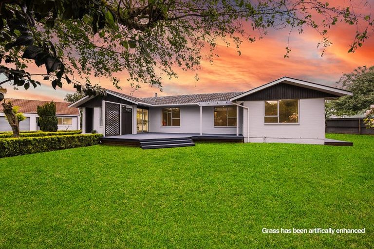 Photo of property in 21 De Bloge Place, Burwood, Christchurch, 8061