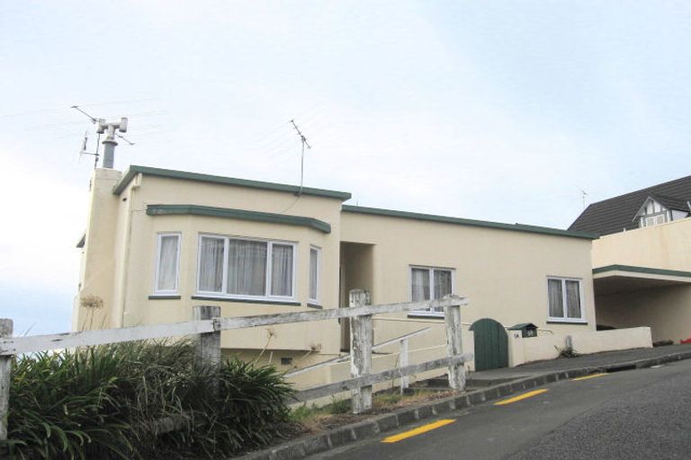 Photo of property in 1a Denholm Road, Hospital Hill, Napier, 4110