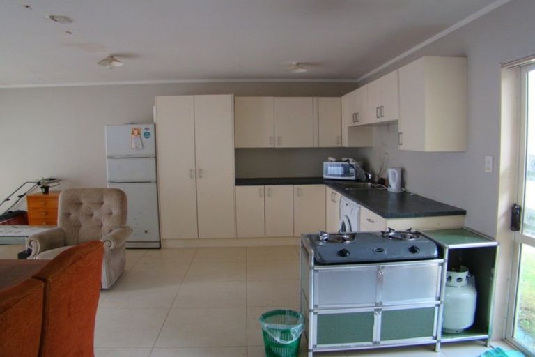 Photo of property in 18 Matilda Place, Weymouth, Auckland, 2103