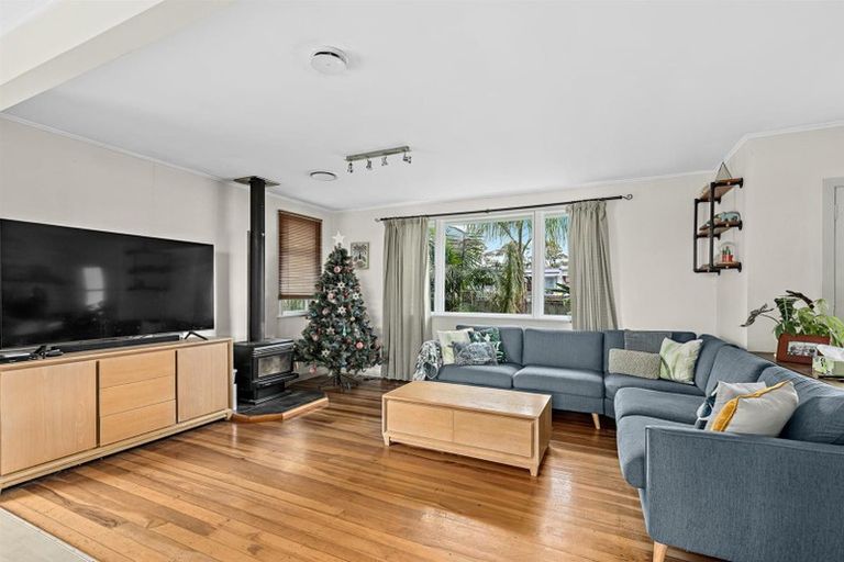 Photo of property in 9 Mary Keane Lane, Parakai, 0830